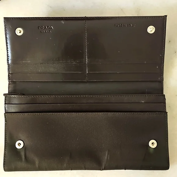Prada Black Wallet - Picture 5 of 12